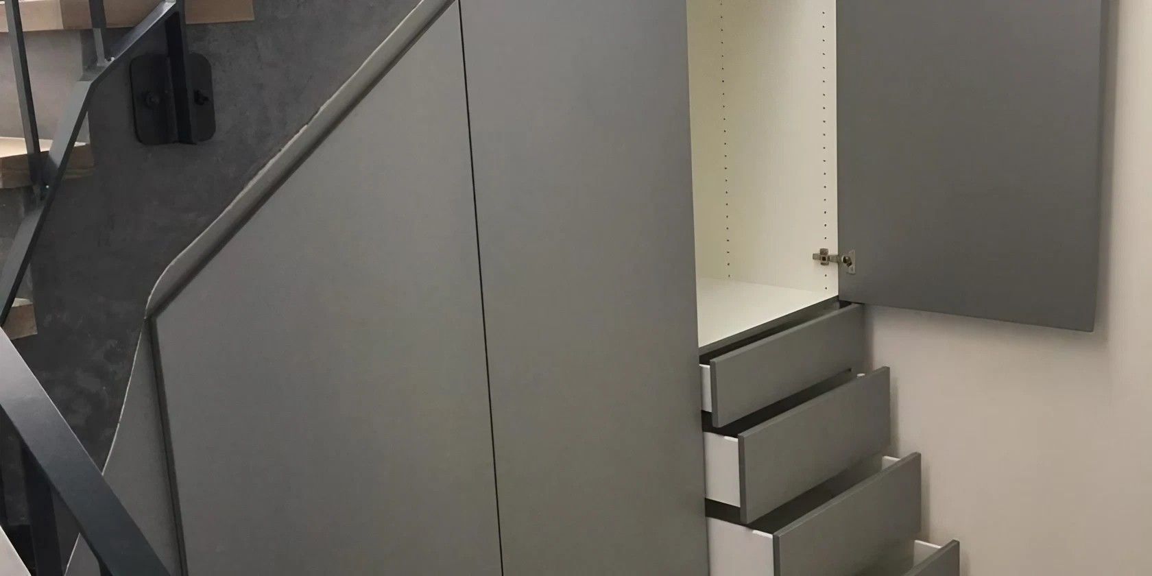 Treppe & Einbauschrank